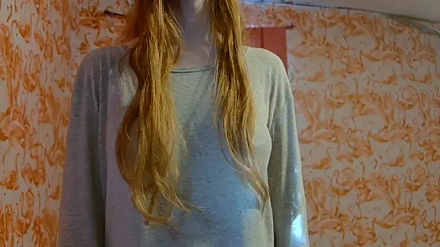 Snapshot of strawberrysmoothie chatting on November 4, 2025, 8:41 pm strawberrysmoothie online show from November 4, 2025, 8:41 pm