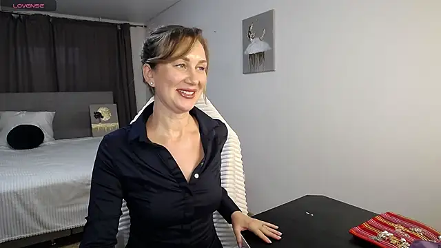 Vanessa Nowak online show from May 3, 2026, 4:24 pm