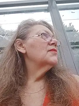 Snapshot of Snezhana chatting on June 11, 2026, 1:53 pm Snezhana online show from June 11, 2026, 1:53 pm
