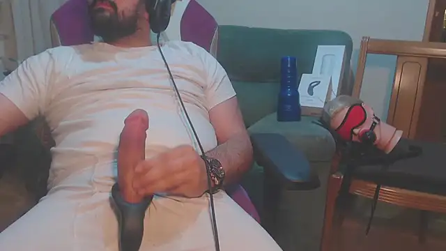 master4subslut online show from May 3, 2026, 9:32 pm