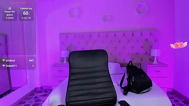 Agathaargent  online show from January 18, 2026, 12:58 am