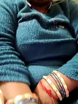 Snapshot of Shoni__ chatting on December 17, 2025, 2:12 pm Shoni online show from December 17, 2025, 2:12 pm