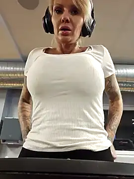 Snapshot of Ninasweden chatting on January 30, 2025, 9:04 pm Ninasweden online show from January 30, 2025, 9:04 pm