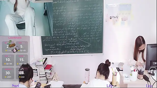 Snapshot of _Math_ chatting on June 3, 2026, 2:33 pm Math online show from June 3, 2026, 2:33 pm