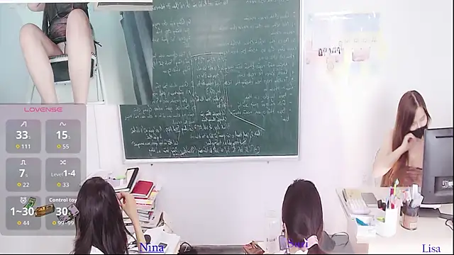 Snapshot of _Math_ chatting on June 4, 2026, 3:07 pm Math online show from June 4, 2026, 3:07 pm