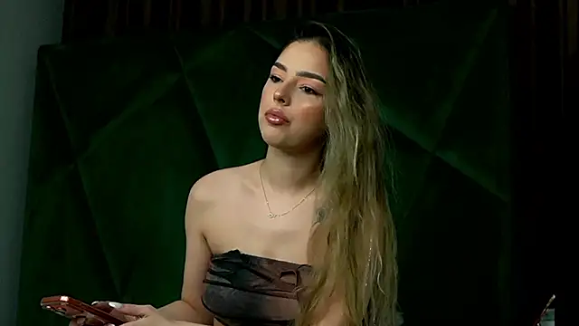 ScarletColes online show from March 5, 2026, 11:45 pm