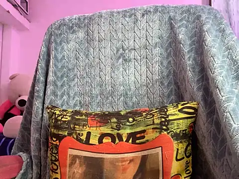 Royal girl 1 online show from September 19, 2025, 10:27 am