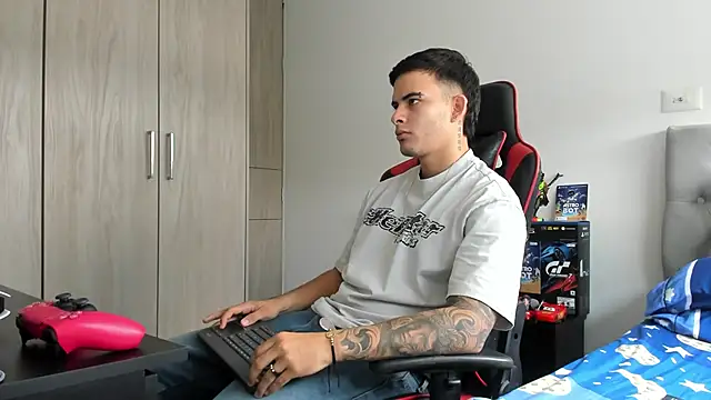 Snapshot of jacob_firexx chatting on October 20, 2025, 3:01 pm jacob firexx online show from October 20, 2025, 3:01 pm