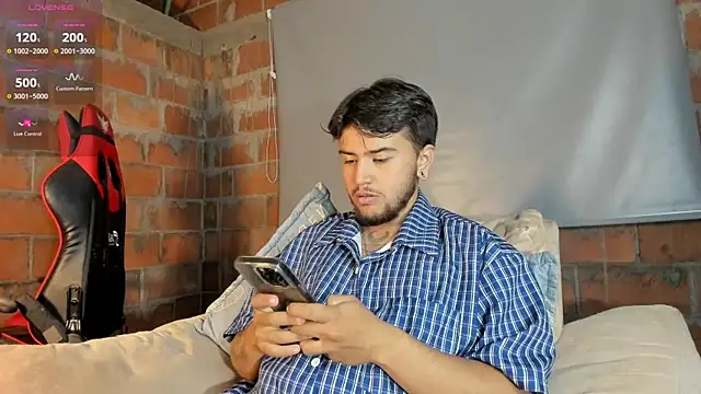 ftmphilip  online show from July 17, 2026, 12:39 am