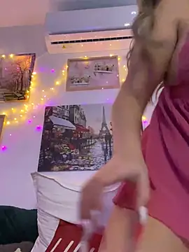 EvelynFrances online show from January 3, 2025, 7:50 pm