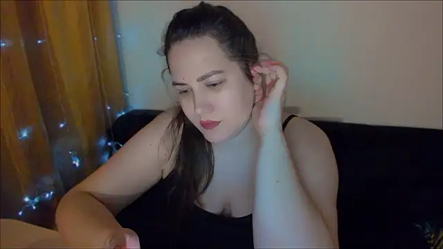  madalexa  online show from December 5, 2024, 5:50 pm