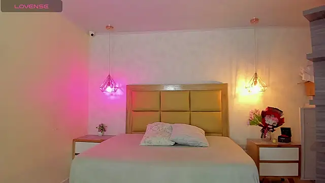 LARSONMIA online show from March 7, 2026, 12:24 pm