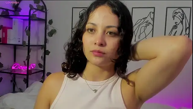 Snapshot of Megan_Rodrigo chatting on February 14, 2025, 7:44 pm Megan Rodrigo online show from February 14, 2025, 7:44 pm