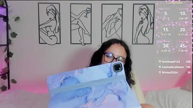 Snapshot of Megan_Rodrigo chatting on February 27, 2025, 11:37 pm Megan Rodrigo online show from February 27, 2025, 11:37 pm