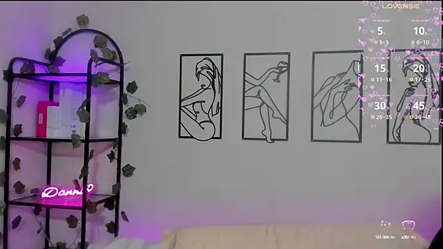 Snapshot of Megan_Rodrigo chatting on March 17, 2025, 7:04 pm Megan Rodrigo online show from March 17, 2025, 7:04 pm