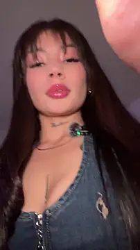 Roxanne 08 online show from May 2, 2026, 11:10 pm