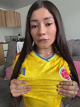 Roxanne 08 online show from July 7, 2026, 7:40 pm