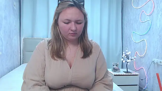 Snapshot of SallyVerda chatting on July 3, 2026, 5:41 pm SallyVerda online show from July 3, 2026, 5:41 pm