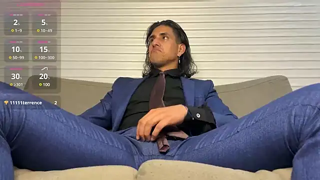 Snapshot of Tom_blunt96 chatting on January 24, 2025, 10:08 pm Tom blunt96 online show from January 24, 2025, 10:08 pm