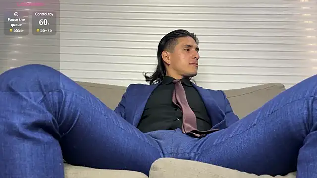 Snapshot of Tom_blunt96 chatting on January 25, 2025, 2:36 pm Tom blunt96 online show from January 25, 2025, 2:36 pm