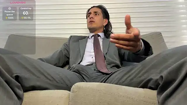 Snapshot of Tom_blunt96 chatting on February 5, 2025, 7:20 pm Tom blunt96 online show from February 5, 2025, 7:20 pm