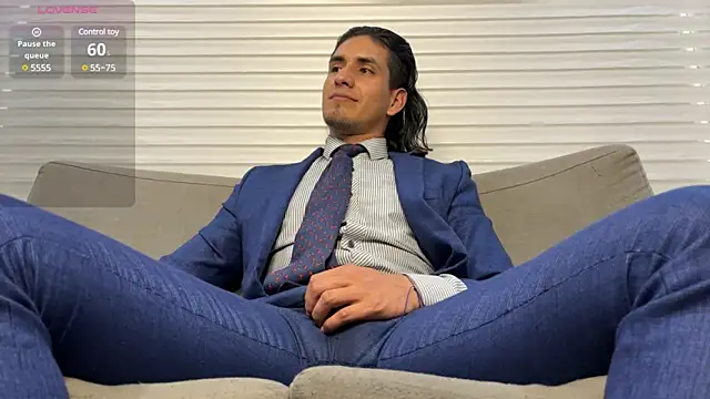 Snapshot of Tom_blunt96 chatting on February 12, 2025, 8:40 pm Tom blunt96 online show from February 12, 2025, 8:40 pm