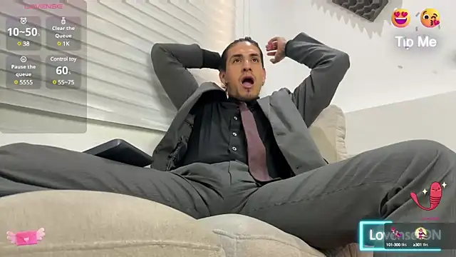 Snapshot of Tom_blunt96 chatting on February 20, 2025, 6:02 pm Tom blunt96 online show from February 20, 2025, 6:02 pm