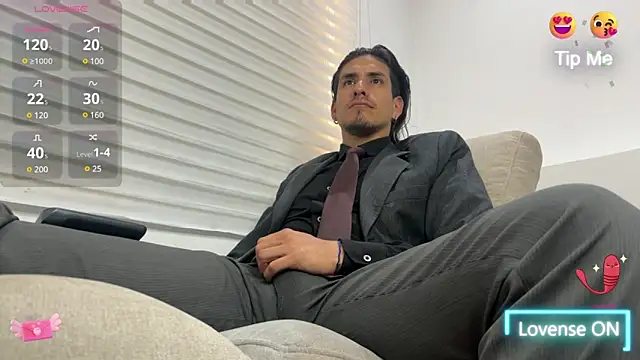 Snapshot of Tom_blunt96 chatting on February 26, 2025, 3:30 pm Tom blunt96 online show from February 26, 2025, 3:30 pm