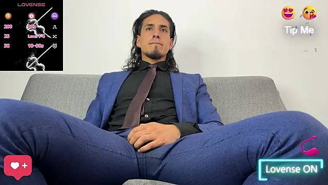 Snapshot of Tom_blunt96 chatting on September 18, 2025, 4:20 pm Tom blunt96 online show from September 18, 2025, 4:20 pm