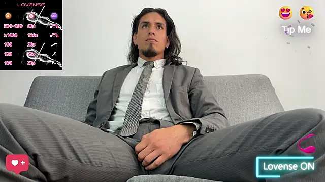 Snapshot of Tom_blunt96 chatting on October 3, 2025, 6:49 pm Tom blunt96 online show from October 3, 2025, 6:49 pm