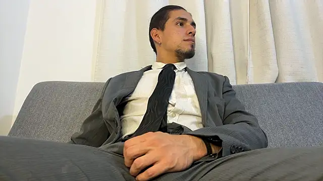 Tom blunt96 online show from February 28, 2026, 8:48 am