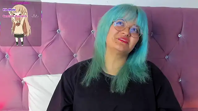 Snapshot of lucky-leah chatting on March 8, 2025, 6:43 am lucky-leah online show from March 8, 2025, 6:43 am