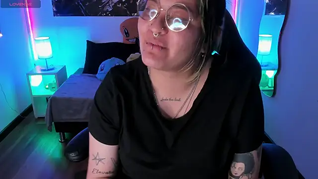 Snapshot of lucky-leah chatting on November 29, 2025, 3:53 am lucky-leah online show from November 29, 2025, 3:53 am