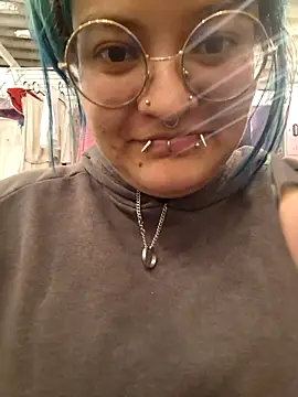 Snapshot of lucky-leah chatting on May 14, 2026, 3:46 am lucky-leah online show from May 14, 2026, 3:46 am