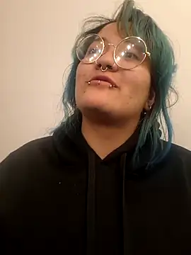 Snapshot of lucky-leah chatting on July 18, 2026, 4:05 am lucky-leah online show from July 18, 2026, 4:05 am