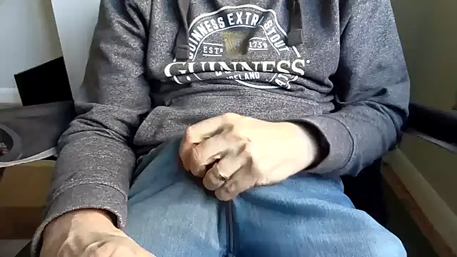 Snapshot of hornyguyuk1973 chatting on March 13, 2026, 8:21 am hornyguyuk1973 online show from March 13, 2026, 8:21 am