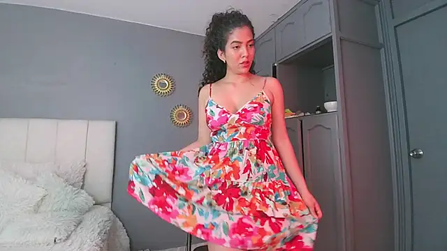 Snapshot of arteverena chatting on December 6, 2024, 12:23 am arteverena online show from December 6, 2024, 12:23 am