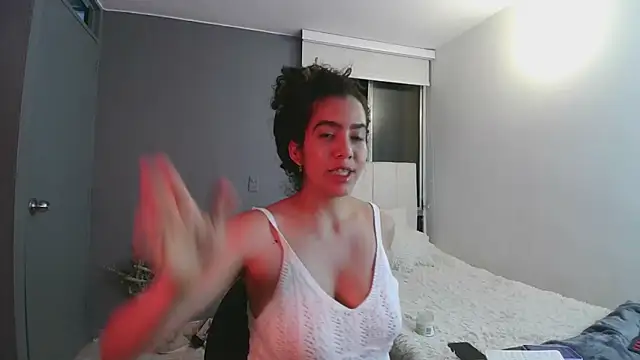 Snapshot of arteverena chatting on March 8, 2025, 10:02 pm arteverena online show from March 8, 2025, 10:02 pm