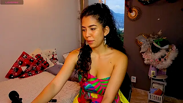 Snapshot of arteverena chatting on December 4, 2025, 10:29 pm arteverena online show from December 4, 2025, 10:29 pm