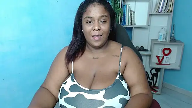 Snapshot of bbw_charlote chatting on February 21, 2025, 12:06 pm bbw charlote online show from February 21, 2025, 12:06 pm