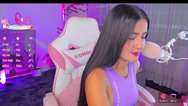 Snapshot of Violetta_kim1 chatting on March 6, 2025, 1:16 am Violetta kim1 online show from March 6, 2025, 1:16 am