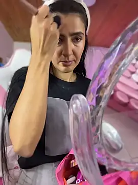 Snapshot of Violetta_kim1 chatting on August 3, 2026, 7:28 pm Violetta kim1 online show from August 3, 2026, 7:28 pm