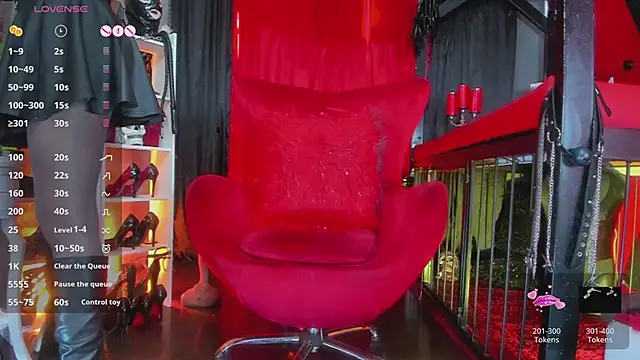 Snapshot of MistressAndre chatting on January 10, 2025, 8:26 pm MistressAndre online show from January 10, 2025, 8:26 pm