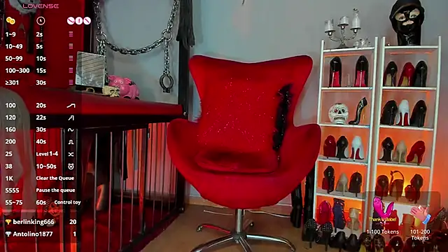 Snapshot of MistressAndre chatting on October 4, 2025, 9:13 pm MistressAndre online show from October 4, 2025, 9:13 pm