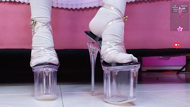 Snapshot of AuroraSim chatting on December 15, 2025, 1:37 pm AuroraSim online show from December 15, 2025, 1:37 pm