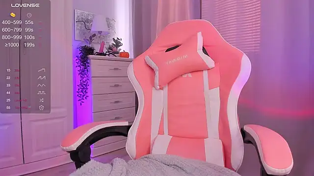 Snapshot of FreyaRaya chatting on December 8, 2024, 9:57 am FreyaRaya online show from December 8, 2024, 9:57 am