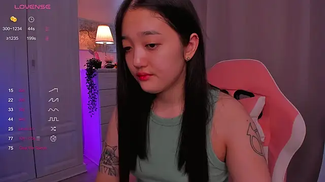 Snapshot of FreyaRaya chatting on February 15, 2025, 8:54 am FreyaRaya online show from February 15, 2025, 8:54 am