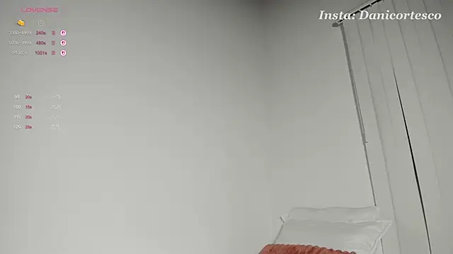 Snapshot of barbie_millit chatting on August 1, 2026, 1:05 am barbie millit online show from August 1, 2026, 1:05 am