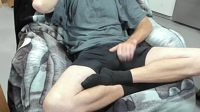 Snapshot of froy4986 chatting on October 13, 2025, 12:27 pm froy4986 online show from October 13, 2025, 12:27 pm