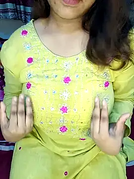 Snapshot of Dayna-36 chatting on September 26, 2025, 4:33 pm Dayna-36 online show from September 26, 2025, 4:33 pm